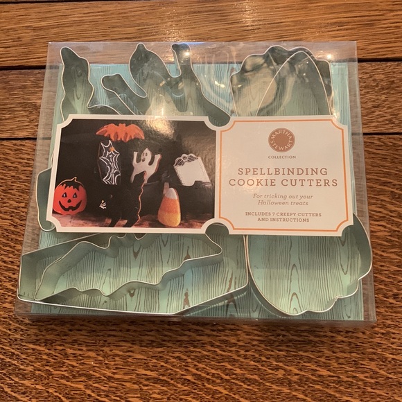 Cookie Pan and Cookie Cutters Halloween - Picture 4 of 5